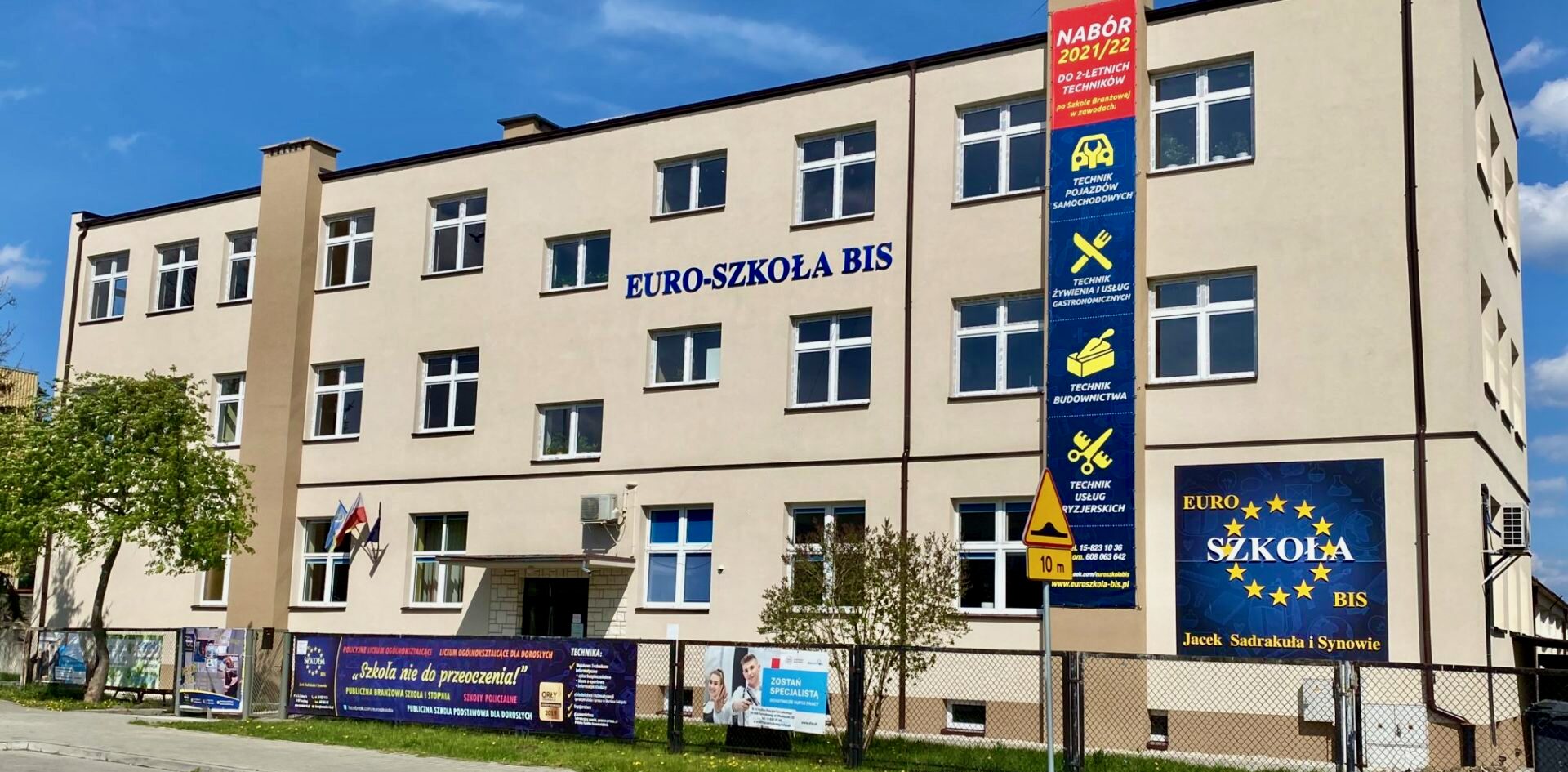 Wejście do siedziby EuroSzkoły-Bis przy ul. św. Barbary 1c w Tarnobrzegu